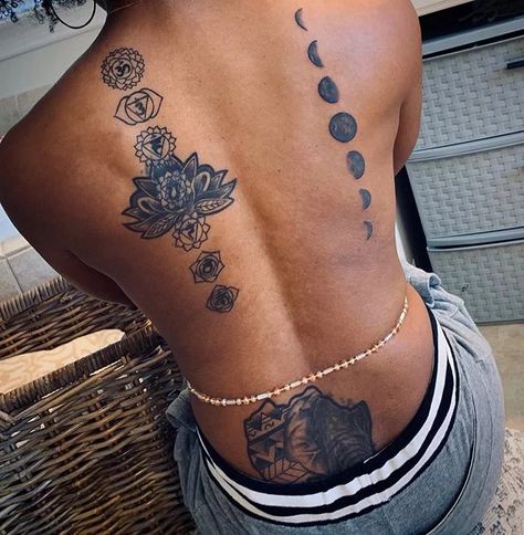 Offset Beauty Spirituality, Chakras Tattoo, African Sleeve Tattoo, Ink Tattoo Design, Red Tattoo Ideas, Red Ink Tattoo, Chakra Tattoo, Boho Tattoos, Red Tattoo