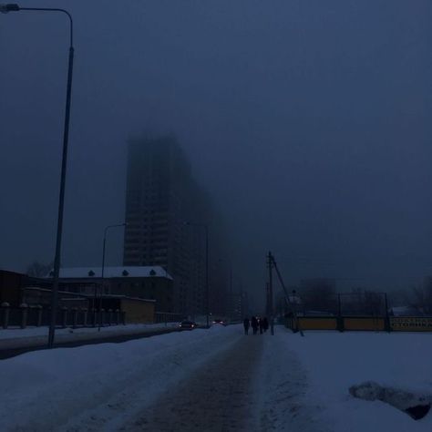 Blue Hour Photography, Dark Blue Aesthetic, Dark Naturalism, Dark Landscape, Fog Blue, Dark City, Dark Paradise, Dark Winter, Aesthetic Blue