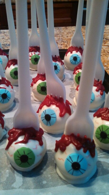 Eye Ball Cake Pops, Scary Cake Pops, Eyeball Cake Pops, Eye Cake, Eyeball Cake, Dr Food, Halloween Dip, Cake Ball, Halloween Cake Pops