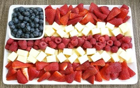 Put together a flag-inspired cheese plate with red and blue fruit. | 29 Fourth-Of-July Recipes Your Kids Will Love Patriotic Treats, Patriotic Food, 4th Of July Desserts, Fourth Of July Food, Think Food, Groundhog Day, Fruit Platter, 4th Of July Party, July Party