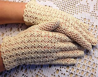 Crochet Lace Gloves N 540 Popcorn Stitch vintage gloves Lace Gloves Pattern, Crochet Lace Gloves, Crocheted Gloves, Crochet Wrist Warmers, Crochet Placemat Patterns, Crochet Gloves Pattern, Gloves Pattern, Vintage Gloves, Vintage Crochet Pattern