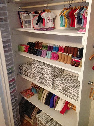 As an AG collector, I am certain that I love the process of storing and organizing my collection as much as the dolls themselves. As my coll... Doll Clothes Storage, Barbie Town, American Girl Storage, Doll Organization, American Girl House, American Girl Doll Room, American Girl Dollhouse, Doll Storage, Accessoires Barbie