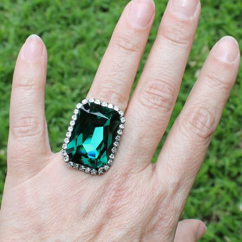 Emerald beauty! Available with or without the little halo crystals around!  More colors and metal finishes in stock now! Emerald Green Stone, Beach Wedding Jewelry, Rectangle Ring, Swarovski Crystal Rings, Antique Silver Rings, Green Stone Rings, Emerald Wedding, Ring Emerald, Etsy Wedding