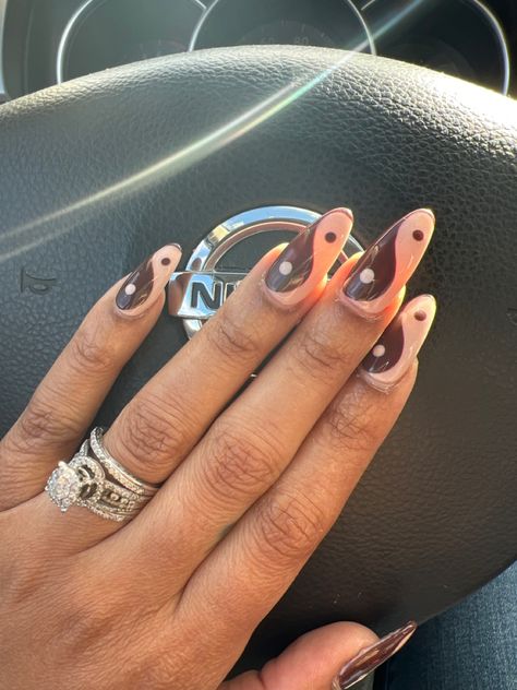 #nails #naildesign #nailideas brown nails #spritualnails #yinandyang Brown Yin Yang Nails, Black Yin Yang Nails, Ying Yang Nails Square, Brown Ying Yang Nails, Ying Yang Nails, Yin Yang Nails, Franklin Bbq, Nails Brown, Racun Shopee