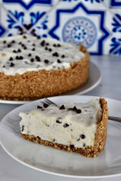 No Bake Cannoli Cheesecake - This Italian Kitchen Cannoli Cheesecake Recipe, Ricotta Cream Cheese, Cannoli Cheesecake, Recipes No Bake, Italian Cheesecake, Ricotta Cream, Easter Bread Recipe, Ricotta Cheese Recipes, Cannoli Cream