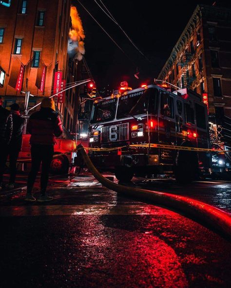 First Responder Aesthetic, Firefighting Aesthetic, Ems Photography, Fire Department Photography, Firefighter Aesthetic, Fdny Firefighters, Firefighter Photography, Becoming A Firefighter, Fire Fighter Tattoos