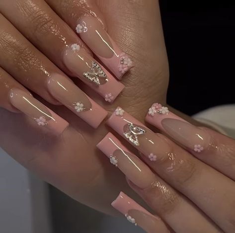 Light Pink Aesthetic Nails, Nails Light Pink French Tip, Pink Aesthetic Nails Acrylic, Pink Graduation Nails, Light Pink French Tip Nails, Light Pink French Tip, Pink Aesthetic Nails, Nail Ideas French Tip, Nails Pink French Tip