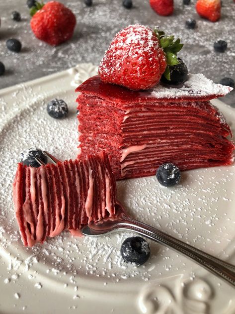 Red Velvet Crepe Cake, Cake Crepes, Crepe Ingredients, Sweet Bakes, Light Food, How To Make Crepe, Mille Crepe, Red Cake, Crepe Cake