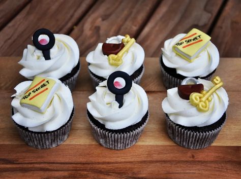 Detective Cupcakes, Escape Room Cupcakes, Escape Room Cake Ideas, Spy Agent, 2023 Birthday, Delish Cakes, Cupcake Ideas, Tropical Party, 12th Birthday