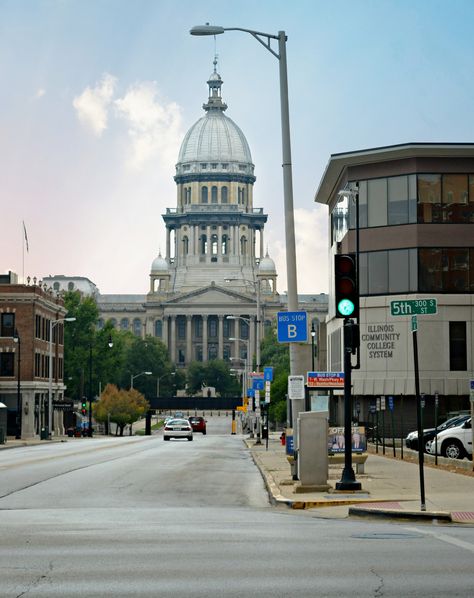 https://flic.kr/p/XWtbqg | Downtown Springfield (Illinois) | The New State Capitol Building. Illinois State Capitol, University Of Illinois Springfield, Spoon River Drive Illinois, Abandoned Illinois, Joliet Illinois, Springfield Illinois, Capitol Building, Ferry Building, Road Trips