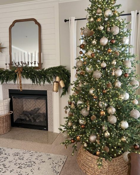 9ft Christmas Tree Collar, 9 Ft Christmas Tree, Christmas Fireplace Mantels, Mantel Decor Ideas, Cozy Christmas Decor, Neutral Christmas Decor, Christmas Living Room, Metallic Christmas, Christmas Themes Decorations