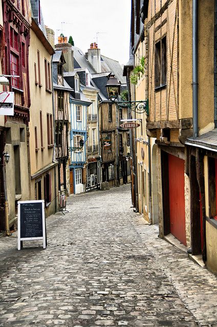 Just to prove that there is more to Le Mans than le circuit de la Sarthe. This is in the old part of the town. Town Scape, Old France, Le Mans France, France Trip, France City, Drop Box, Loire Valley, World Cities, Aquitaine