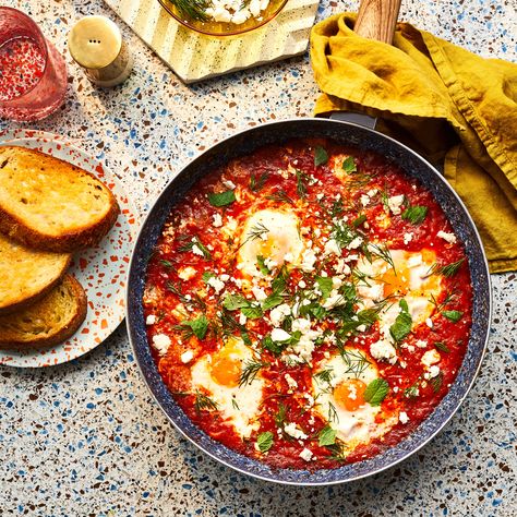 Saucy Simmered Eggs Easy Breakfast Brunch, Canned Tomatoes, Lunch Appetizers, Italian Spices, White Cheese, Eggs Recipe, Healthy Eating For Kids, Egg Dish, Salad Side Dishes