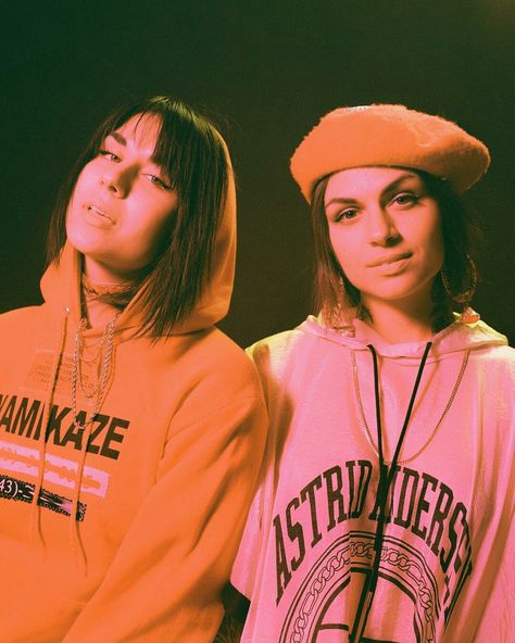 Krewella's sisters ♥️ Biggest Djs ever 🔥 Krewella Wallpapers, Krewella, Rave Outfits Edm, Festival Rave Outfit, Electric Daisy Carnival, Steampunk Diy, Hippie Costume, Steampunk Necklace, Wedding Tattoos