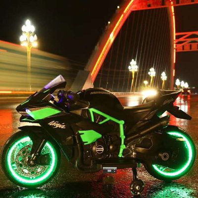 Motorcycle With Led Lights, Motorcycle Green, Green Motorcycle, Motorcycle Led Lighting, Stylish Bike, Led Motorcycle, Motorcycle Aesthetic, Biker Aesthetic, Pretty Bike