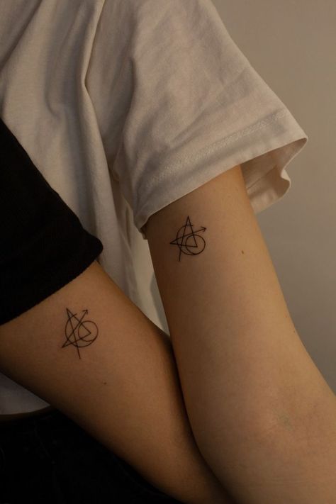 Marvel Tattoo Aesthetic, Dainty Marvel Tattoos, Cool Marvel Tattoos, Cute Marvel Tattoos, Marvel Patchwork Tattoo, Marvel Matching Tattoos, Subtle Marvel Tattoo, Marvel Couple Tattoos, Minimalist Marvel Tattoos