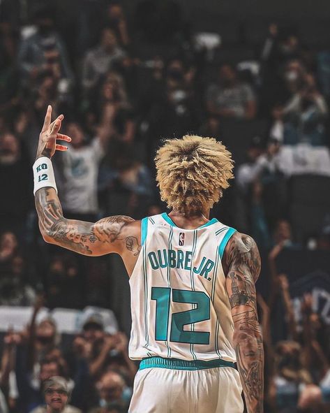 Kelly Oubre Jr Basketball, Kelly Oubre Jr Hornets, Oubre Jr Kelly, Kelly Oubre Jr Aesthetic, Kelly Oubre Jr Wallpaper, Nba Wallpapers Aesthetic, Nba Players Wallpaper, All Nba Players, Kobe Bryant Lebron James