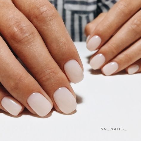 Squoval Dip Nails, Arycrilc Nails, Neutral Natural Nails, Natural Nail Designs, Smink Inspiration, Shellac Nails, Bride Nails, Neutral Nails, Dipped Nails