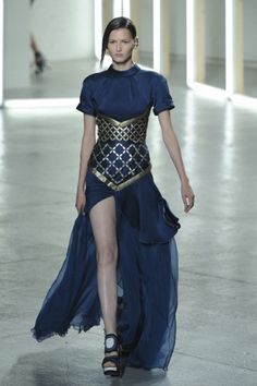 Roman inspired Rome Fashion, Roman Fashion, Couture Mode, Fantasy Fashion, Looks Style, Fashion History, Fashion Week Spring, New York Fashion Week, Blue Dress