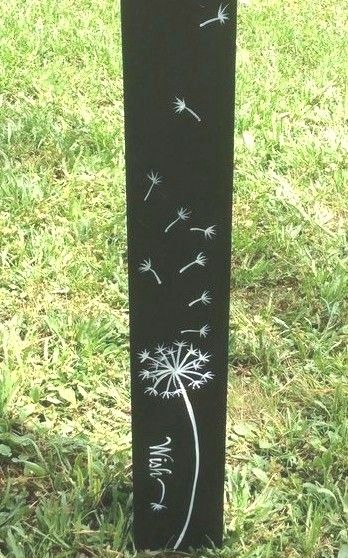 Post Painting Ideas, Pillar Painting Ideas, Peace Pole, Plank Art, Front Yard Decor, Art Pole, Painted Post, Garden Poles, Homemade Bird Houses