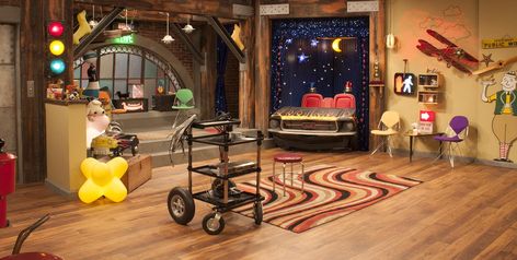 Icarly Room, Spencer Icarly, Cleaning My Room, Shell Chair, Icarly, Future Apartment, House Fire, Studio Space, My Room