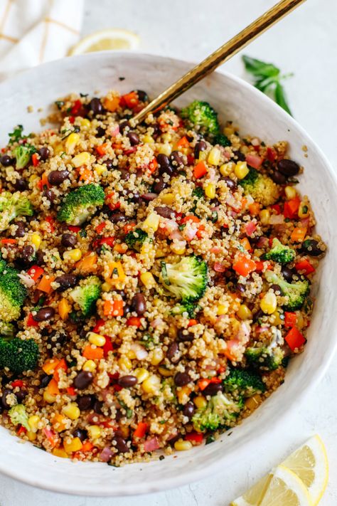 Summer Quinoa Salad - Eat Yourself Skinny Grain Salads, Lemon Quinoa, Salad Quinoa, Vegan Quinoa Salad, Resep Salad, Vegan Quinoa, Quinoa Salad Recipes, Sauteed Veggies, Summer Salad Recipes