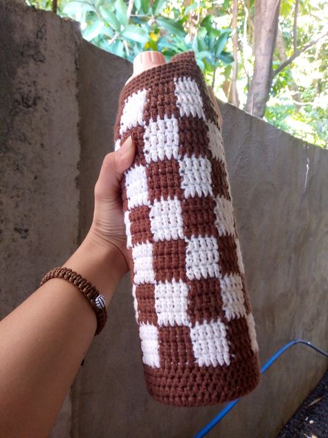 brown, aesthetic pinterest inspired aquaflask holder Crochet Bag Holder, Crochet Handbags, Bag Holder, Bottle Design, Crochet Bag, Crochet Projects, Tumbler, Water Bottle, Crochet