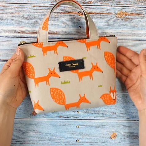 Projek Menjahit, Handbag Sewing Patterns, Handmade Fabric Bags, Sac Diy, Diy Tote, Diy Bag Designs, Diy Bags Purses, Tote Bags Sewing, Sewing Purses