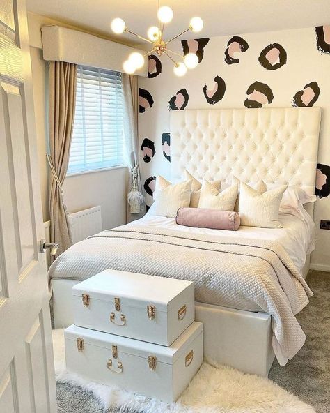 Girls Leopard Print Bedroom, Cheetah Bedroom, Leopard Room, Leopard Bedroom, Teen Room Makeover, Dads Room, Box Room, Bedroom Makeovers, Preppy Bedroom