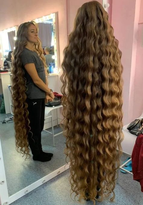 Hip Length Hair, Long Natural Curly Hair, Extremely Long Hair, Curls For Long Hair, Rapunzel Hair, Really Long Hair, Super Long Hair, Long Wavy Hair, Very Long Hair