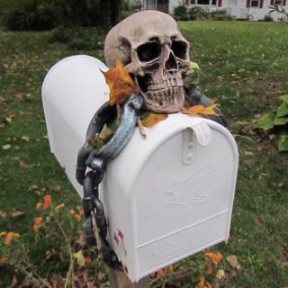 Decorate your mailbox for Halloween ! I did! Scary Mailbox, Mailbox Halloween Ideas, Mailbox Halloween Decor, Halloween Mailbox Decor, Halloween Mailbox Decorations, Downspout Trellis, Mailbox Toppers, Mailbox Decorations, Halloween Rules