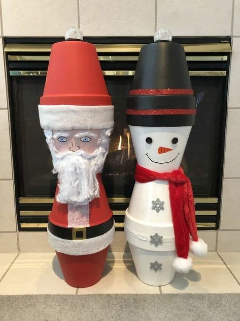 I'm at it again making more holiday decor with terra cotta flower pots! This time... Santa and a Snowman. Diy Schneemann, Toddler Ideas, Christmas Crafty, Terracotta Flower Pots, Apple Barrel, Large Flower Pots, Pot Crafts, Diy Snowman, Cheap Christmas