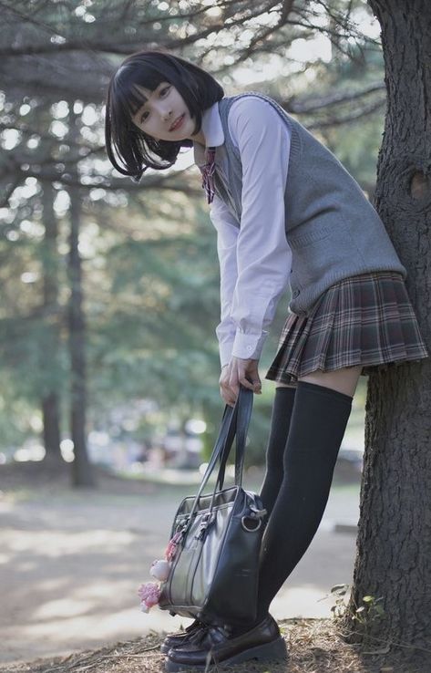 #制服 #カーディガン #ブラウス #ニーソックス #ニーハイ #ローファー #可愛い #美少女 #公園 Japan School Uniform, School Uniform Fashion, 일본 패션, Figure Poses, Poses References, Girls Uniforms, School Uniforms, Japan Girl, Female Poses