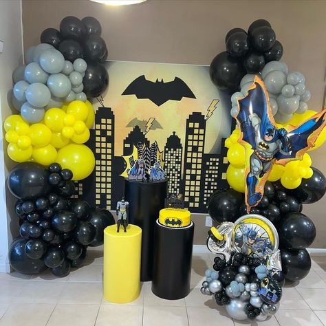 Batman Birthday Party Ideas Decoration, Dumbo Birthday Party, Deco Ballon, Batman Theme, Batman Birthday Party, Baby Shower Theme Decorations, Batman Party, Batman Birthday, Birthday Decoration