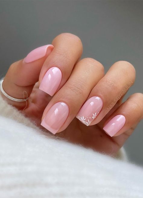 Nail Shapes Squoval, Fake Nails White, Holiday Acrylic Nails, Christmas Gel, Manikur Kuku, Milky Nails, Light Pink Nails, October Nails, Cute Christmas Nails