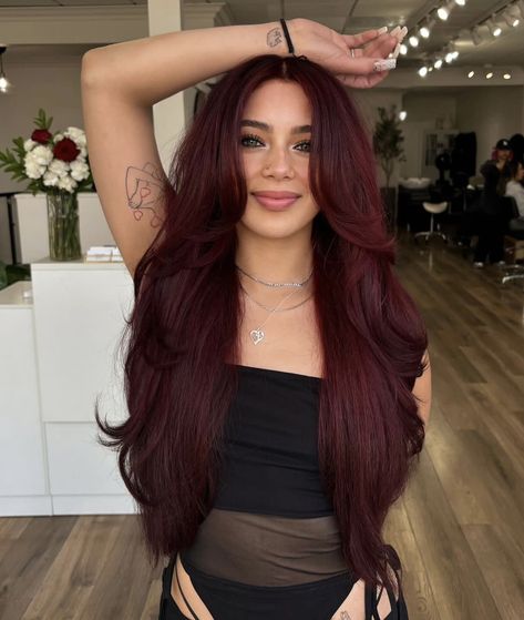 Cherry Cola Hair Color, Pelo Color Vino, Cherry Cola Hair, Deep Red Hair, Cherry Hair Colors, Wine Hair Color, Red Hair Color Ideas, Red Hair Looks, Maroon Hair