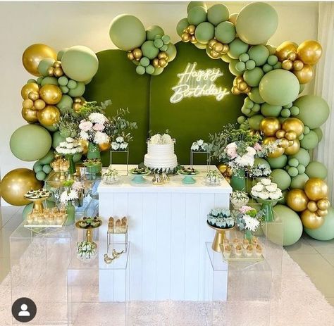 Outside Party Themes, Tianas Birthday Party Ideas, Debut Color Theme Ideas, Princess And The Frog Quince, Aesthetic Birthday Decor, 18th Party Ideas, Princess Tiana Birthday Party, Tiana Birthday Party, Princess Sweet 16