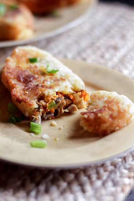 Stuffed Potato Pancakes Southern Appetizers, Potato Cakes Recipe, Rolled Sandwiches, Stuffed Potato, Best Tapas, Stuffing Ingredients, Leftover Mashed Potatoes, Pancakes Ingredients, The Leftovers