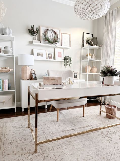 Home Office Backdrop Ideas, White And Gold Office, Modern Classic Office, Guest Bedroom Office Ideas, Airport Office, Modern Neutral Home, Office Backdrop, Office Inspiration Workspaces, Guest Bedroom Home Office