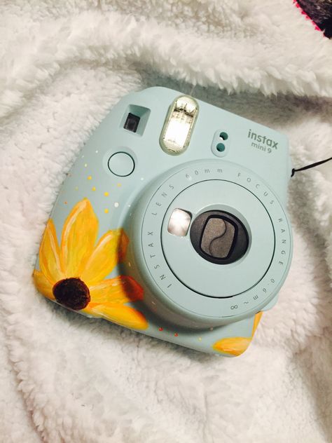 Polaroid Camera Ideas, Polaroid Camera Instax, Instax Mini Ideas, Photo Kawaii, Polaroid Instax Mini, Camera Painting, Polaroid Instax, Instax Mini Camera, Instax Camera