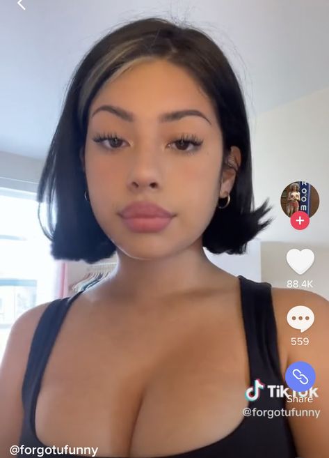 Latina With Short Hair, Side Part Short Hairstyles, Short Hair Baddie, Side Part Short Hair, Short Hair Side Part, Side Part Bob, Inspo Pics, Short Straight Hair, Long Bangs