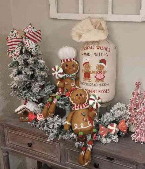 Gingerbread Christmas Tree, Gingerbread Diy, Gingerbread Crafts, Gingerbread Christmas Decor, Gingerbread House Decorations, Gingerbread Decorations, Christmas Kitchen Decor, Gingerbread Christmas, Farmhouse Christmas Decor