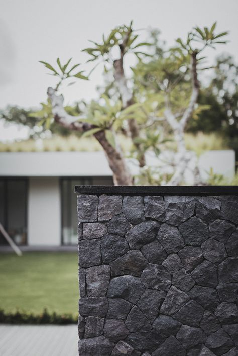 Gallery of Private Villa in Ungasan / Rafael Miranti Architects - 33 Granite Cladding Exterior, Material Moodboard, Cladding Wall, Yoga Centre, Natural Stone Cladding, Office Wall Design, Hawaiian Design, Walkway Landscaping, Filipino Style