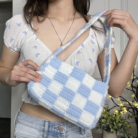 Checkered Shoulder Bag Crochet, Crochet Bag One Color, Checkered Purse Crochet, Crochet Checkered Bag Tutorial, Crochet Shoulder Purse, Free Crochet Messenger Bag Patterns, Shoulder Bag Crochet Pattern, Crochet Shoulder Bags Pattern, Crochet Checkered Bag Pattern