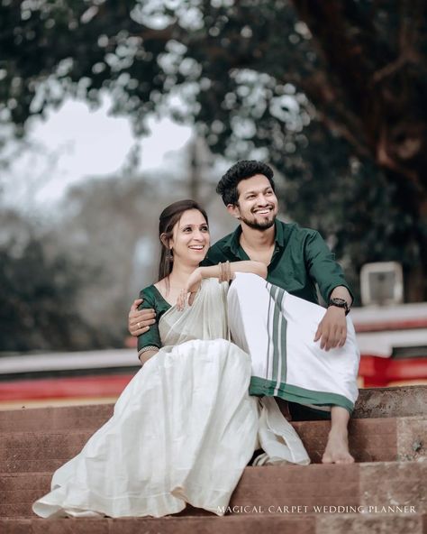 Onam Couple Photos, Temple Couple Poses, Kerala Couple Photography, Kerala Poses, Sadi Photo, Temple Couple, Onam Shoot, Temple Photoshoot, Couple Stills