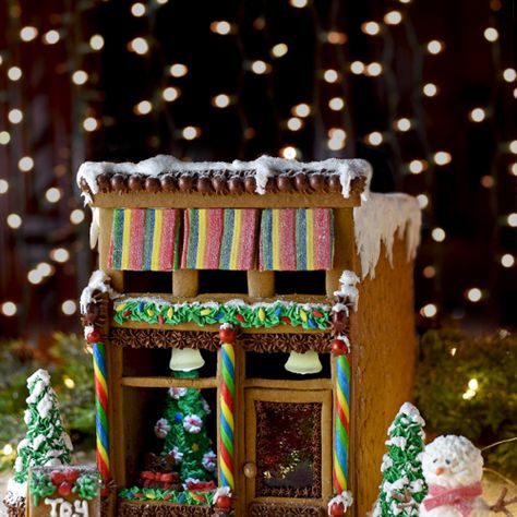 Victorian Storefront Gingerbread House Template - Vintage Kitty Graham Cracker Gingerbread, Simple Sweets, Graham Cracker Gingerbread House, Easy Gingerbread House, Homemade Gingerbread House, Gingerbread House Ideas, Ginger Bread House Diy, Cool Gingerbread Houses, Gingerbread House Template