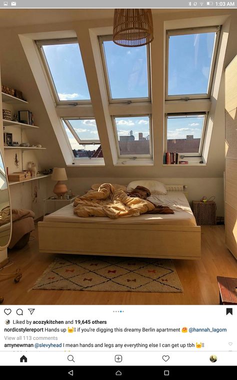 Roof Apartment Design, Kook House, 90s Room Ideas, Attic Room Decor, Roof Apartment, 90s Room, Attic Bedroom Designs, Pastel Room Decor, House Layout Plans