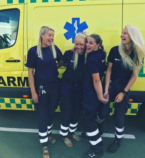 Danish Ambulance Girl EMT Emt Paramedic Aesthetic Female, Paramedic Outfit, Emt Aesthetic, Female Emt, Paramedic Aesthetic, Female Paramedic, Emt School, Paramedic Uniform, Emt Basic