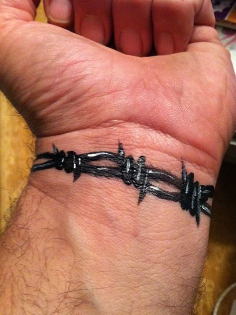 Barbed Wire Tattoos, Vampire Tattoo, Badass Drawings, Goth Tattoo, Panther Tattoo, Wrist Tattoos For Guys, Skull Art Drawing, Scorpion Tattoo, Dad Tattoos