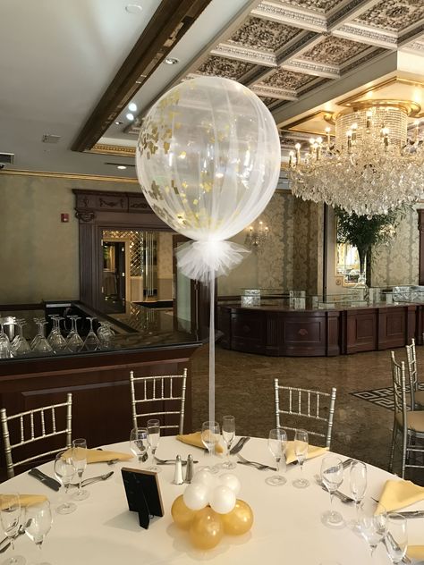 confetti and tulle balloons #elegantballoons Balloon Entrance, Balloon Centrepiece, Balloons Centerpieces, Bar Mitzvah Centerpieces, Balloon Table Centerpieces, Tulle Balloons, Mitzvah Centerpieces, Balloon Words, Gold Tulle